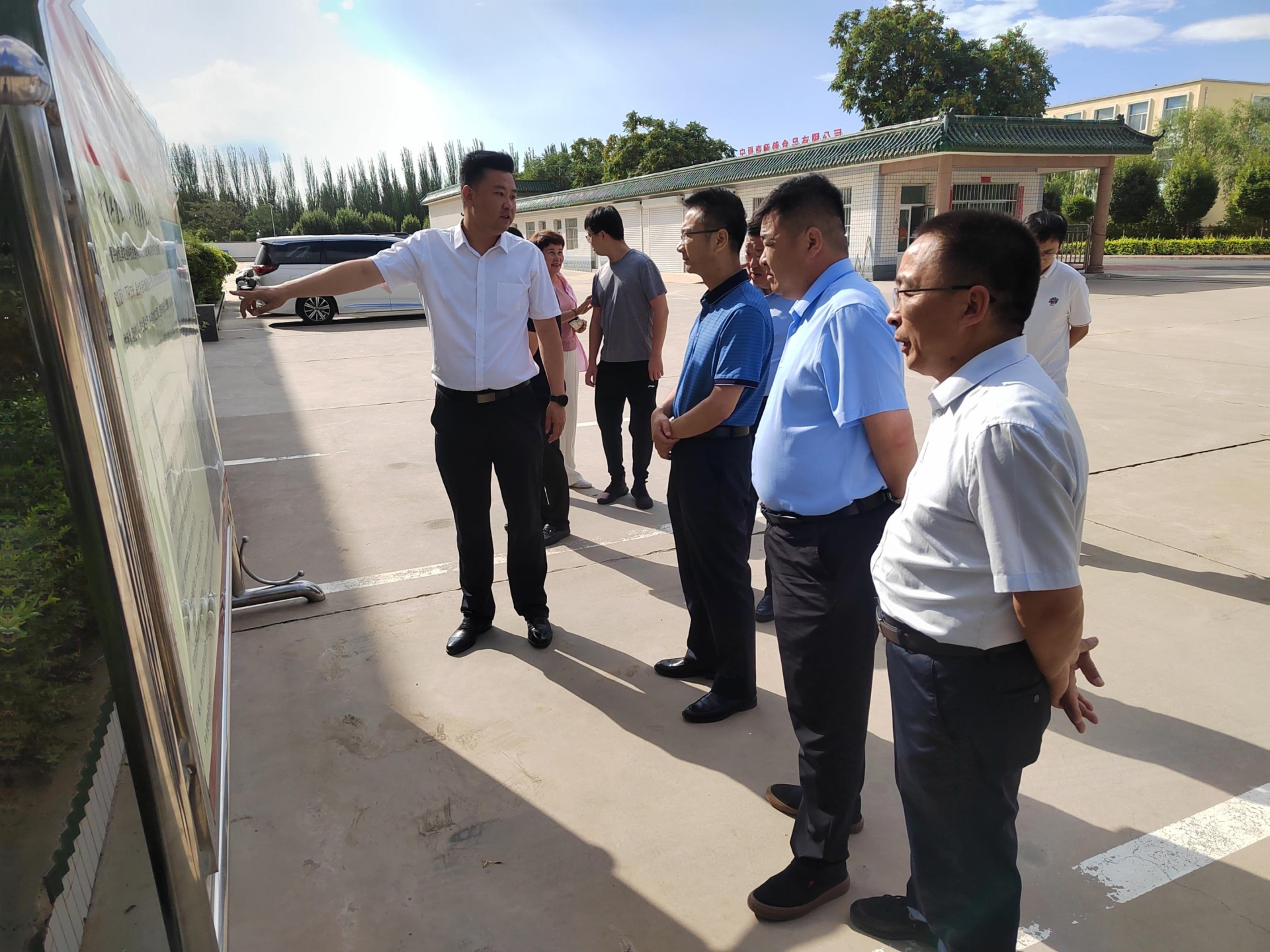 石嘴山市市委常委、政府副市長孫鋒彪蒞臨寧夏興康恒潤農(nóng)業(yè)科技發(fā)展有限公司調(diào)研